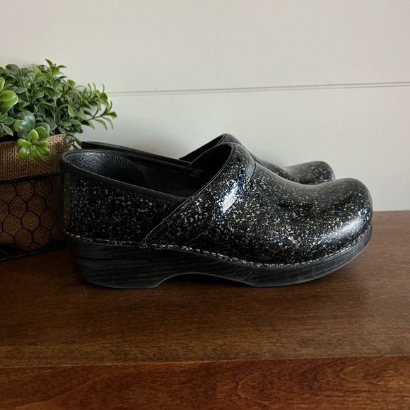 Dansko Speckled Glitter clogs sz 38 7.5 - Picture 3 of 6